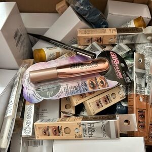 HUGE MAKEUP lot L'Oreal Air Volume Mascara in Metallic Pink